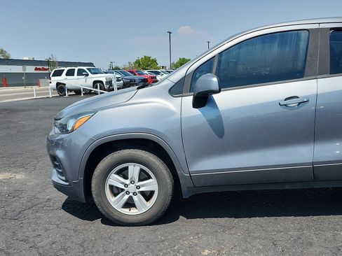 Used 2020 Chevrolet Trax LS w/ Tint and Cruise Package AWD/4WD image 10