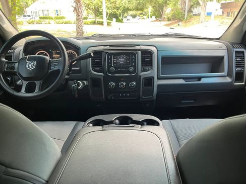 Used 2018 RAM 2500 Tradesman w/ Chrome Appearance Group AWD/4WD image 17