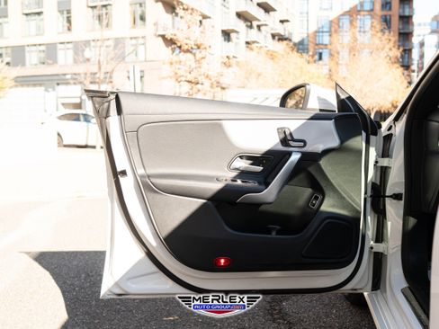 Used 2025 Mercedes-Benz CLA 250 image 40