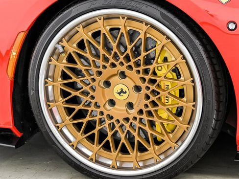 Used 2022 Ferrari F8 Tributo RWD image 15