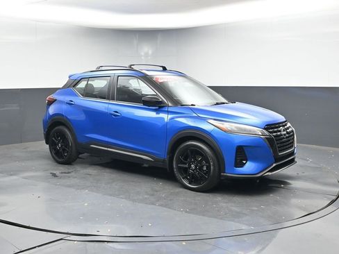 Used 2024 Nissan Kicks SR w/ Exterior Package image 7