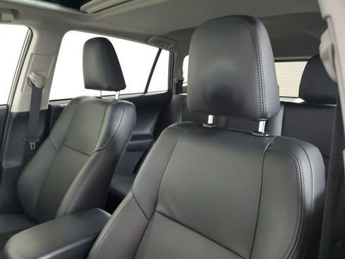 Used 2018 Toyota RAV4 XLE AWD/4WD image 19