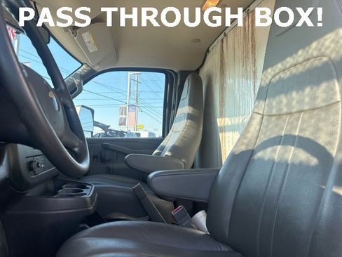 Used 2018 Chevrolet Express 3500 image 26