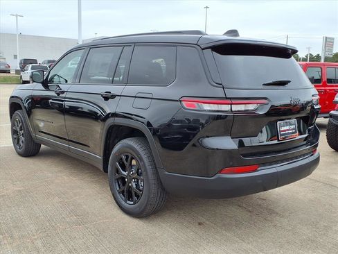 New 2025 Jeep Grand Cherokee L Altitude RWD image 2