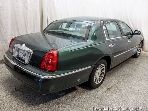 Used 1999 Lincoln Town Car Signature RWD image 8