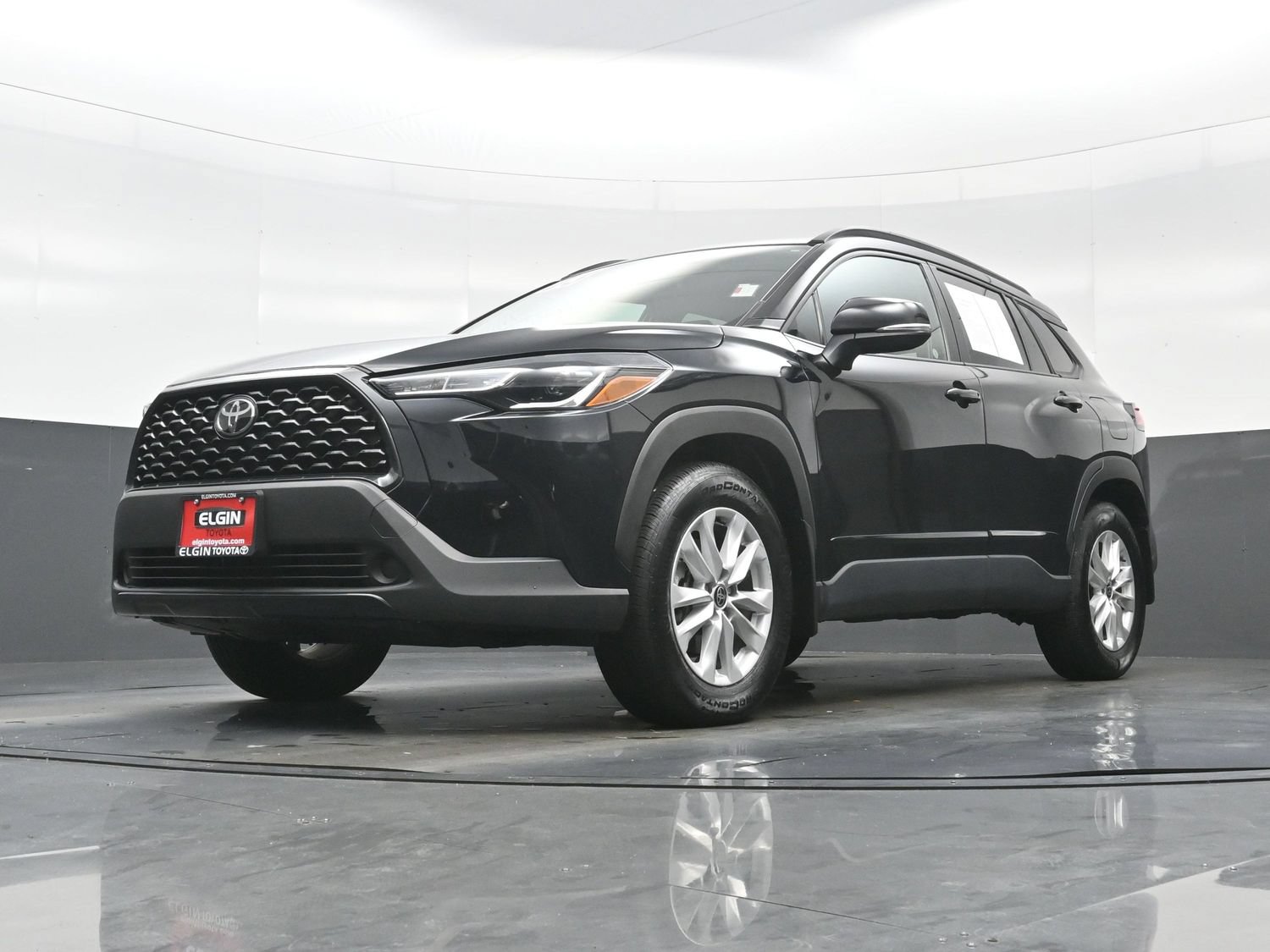 Used 2023 Toyota Corolla Cross LE AWD/4WD image 27