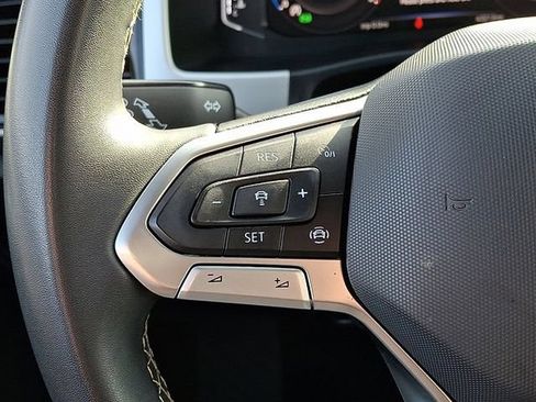 Used 2022 Volkswagen Atlas Cross Sport SE AWD/4WD image 21