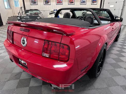 Used 2006 Ford Mustang GT Premium RWD image 14