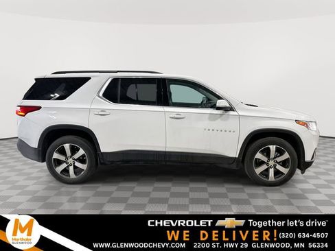Used 2021 Chevrolet Traverse LT w/ LT Premium Package image 1