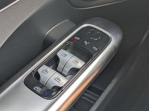 Certified 2022 Mercedes-Benz C 300 Sedan w/ Exclusive Trim Package image 9