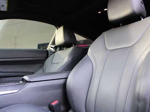 Used 2021 BMW 430i Coupe w/ Convenience Package image 5