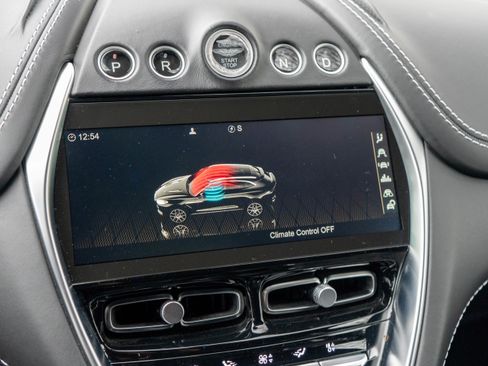 Used 2021 Aston Martin DBX image 24
