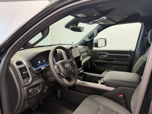 New 2026 RAM 1500 4x4 Crew Cab image 22
