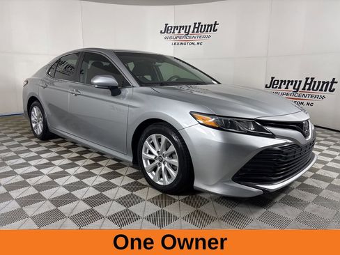 Used 2018 Toyota Camry L image 5