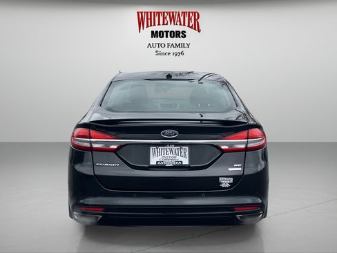 Used 2017 Ford Fusion SE w/ Equipment Group 201A image 4