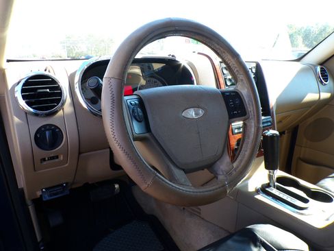 Used 2008 Ford Explorer Eddie Bauer image 18