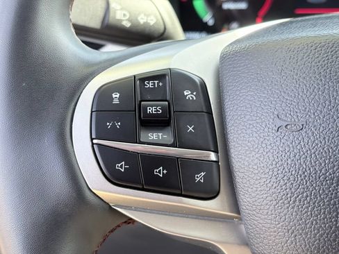 Used 2025 Ford Explorer Active RWD image 14
