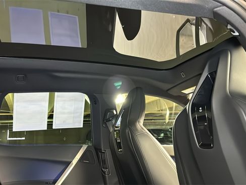 Used 2024 BMW iX xDrive50 w/ Premium Package image 15