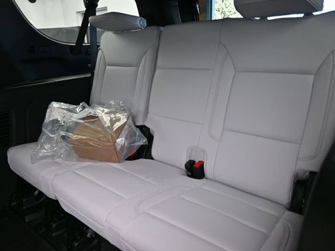 New 2026 Chevrolet Suburban High Country image 20