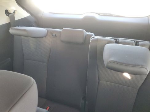 Used 2023 Toyota Highlander LE image 14