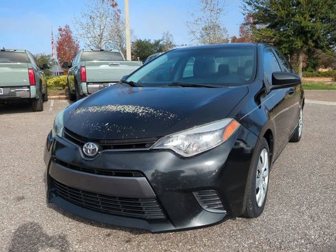 Used 2015 Toyota Corolla LE image 2