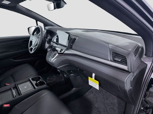 Certified 2025 Honda Odyssey Sport-L image 25