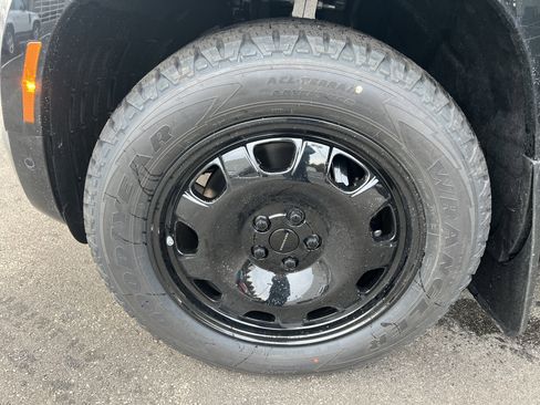 New 2026 Land Rover Defender 110 image 6