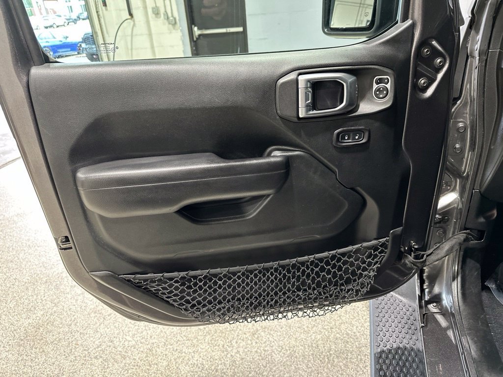 Used 2018 Jeep Wrangler Unlimited Sport S AWD/4WD image 12