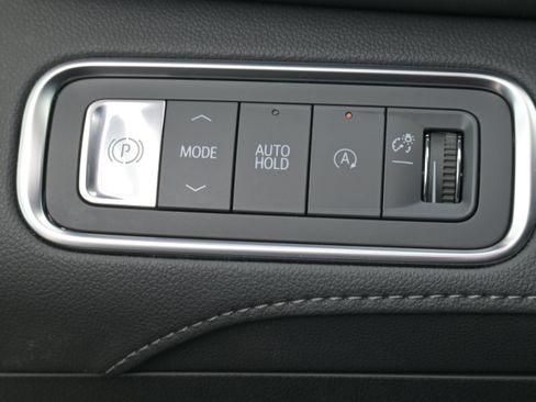 Used 2025 Buick Enclave Preferred FWD image 25