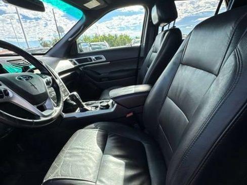 Used 2015 Ford Explorer XLT w/ Equipment Group 202B AWD/4WD image 11