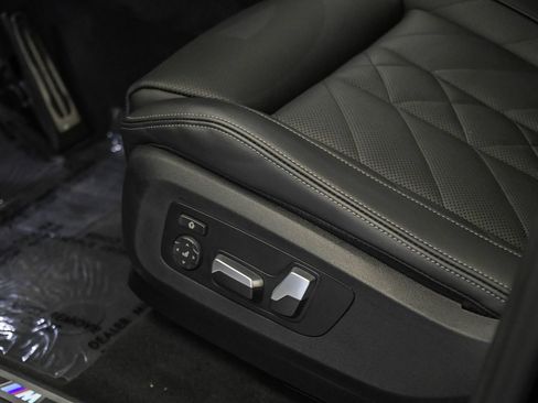 Used 2025 BMW X5 sDrive40i w/ M Sport Package RWD image 22