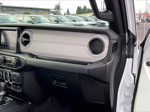 Certified 2022 Jeep Wrangler Unlimited Sahara image 16