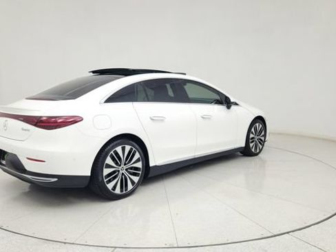 Used 2023 Mercedes-Benz EQE 500 4MATIC Sedan image 10