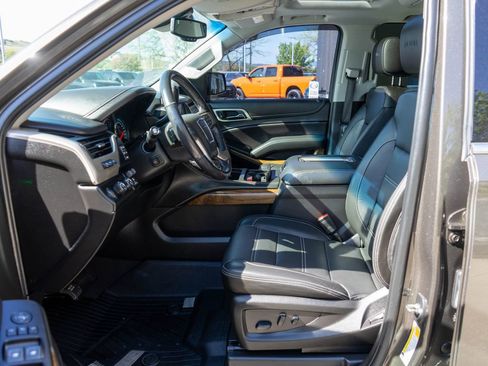 Used 2019 GMC Yukon XL Denali w/ Denali Ultimate Package AWD/4WD image 11