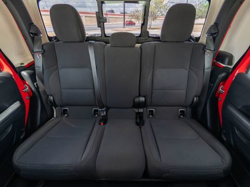 Used 2023 Jeep Gladiator Sport AWD/4WD image 16