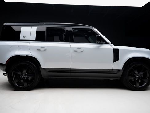 Used 2023 Land Rover Defender 110 AWD/4WD image 40