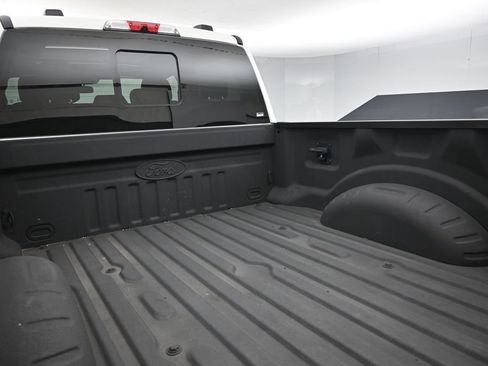 Used 2022 Ford F250 Platinum w/ FX4 Off-Road Package AWD/4WD image 24
