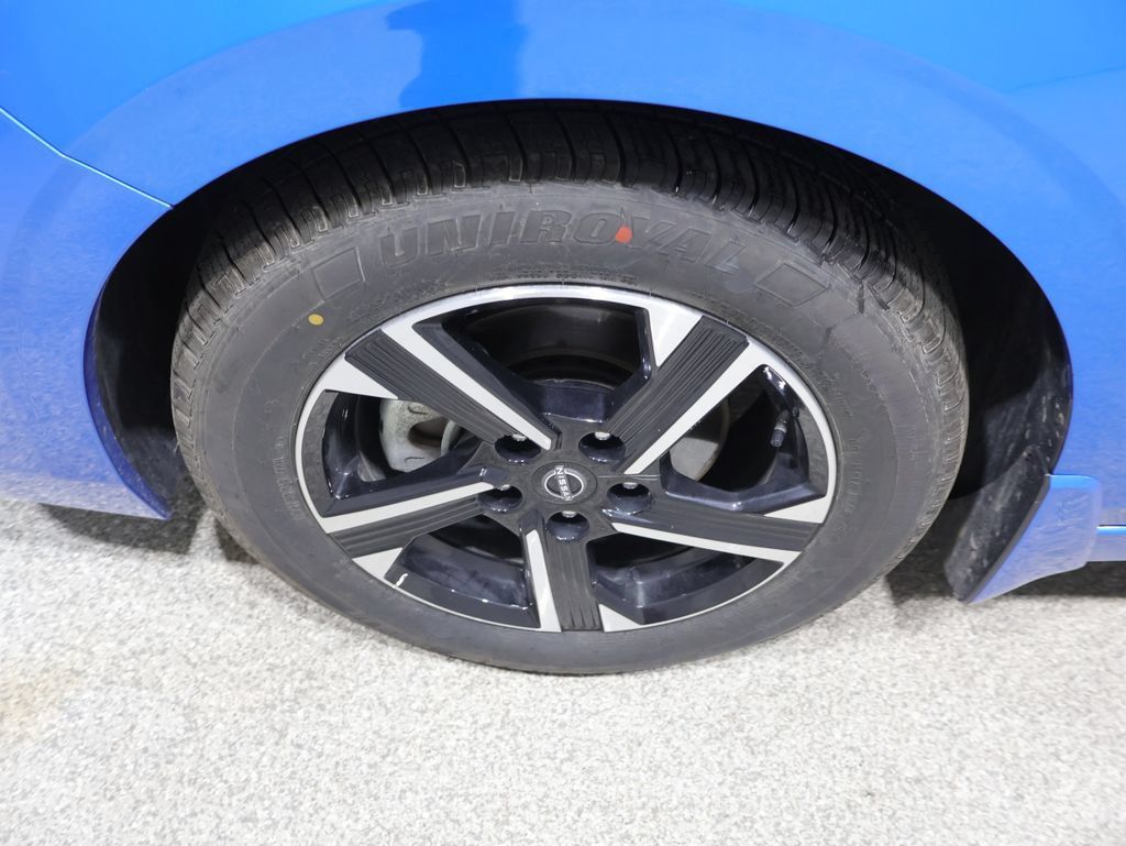 Used 2025 Nissan Sentra SV w/ All-Weather Package FWD image 10