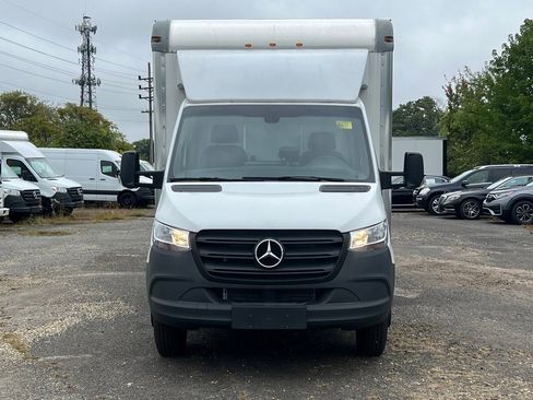 Used 2024 Mercedes-Benz Sprinter 4500 image 4