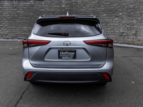 Used 2023 Toyota Highlander XLE image 8
