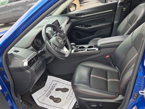 Used 2025 Nissan Altima 2.5 SR FWD image 5