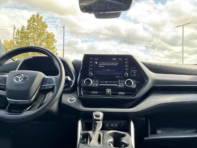 Used 2021 Toyota Highlander XSE FWD image 30