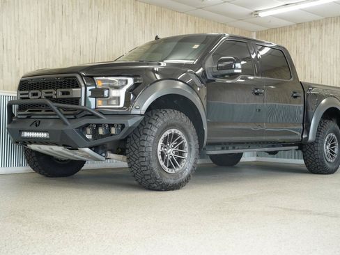 Used 2019 Ford F150 Raptor w/ Equipment Group 802A Luxury AWD/4WD image 4