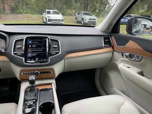 Used 2022 Volvo XC90 T6 Momentum w/ Advanced Package image 7