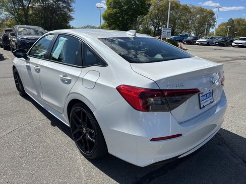 Used 2024 Honda Civic Sport image 2