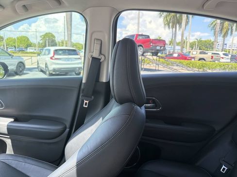 Used 2022 Honda HR-V EX-L image 12