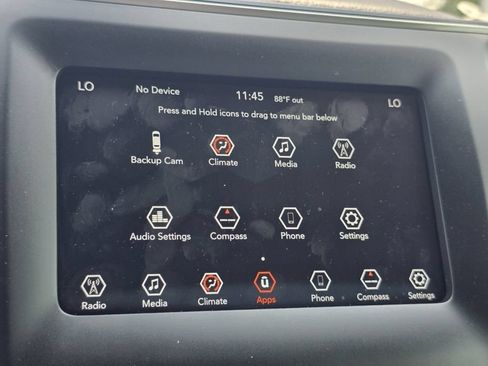 Used 2019 Jeep Cherokee Latitude Plus w/ Comfort/Convenience Group FWD image 4