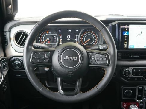 Used 2024 Jeep Gladiator Sport AWD/4WD image 15