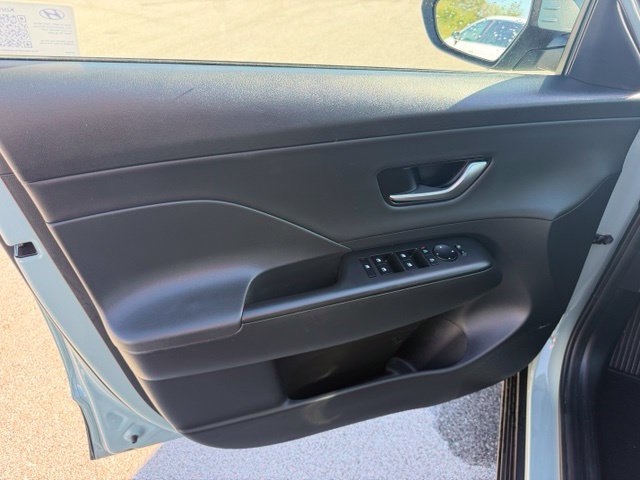 Used 2024 Hyundai Kona Limited AWD/4WD image 13