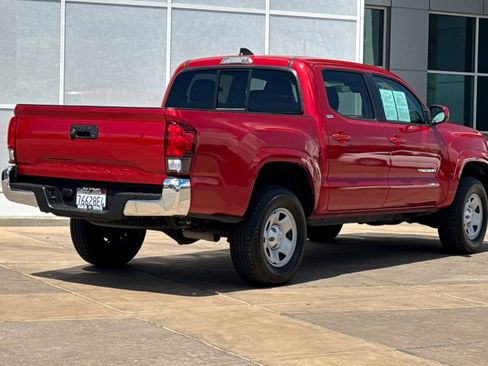 Used 2022 Toyota Tacoma SR5 RWD image 4